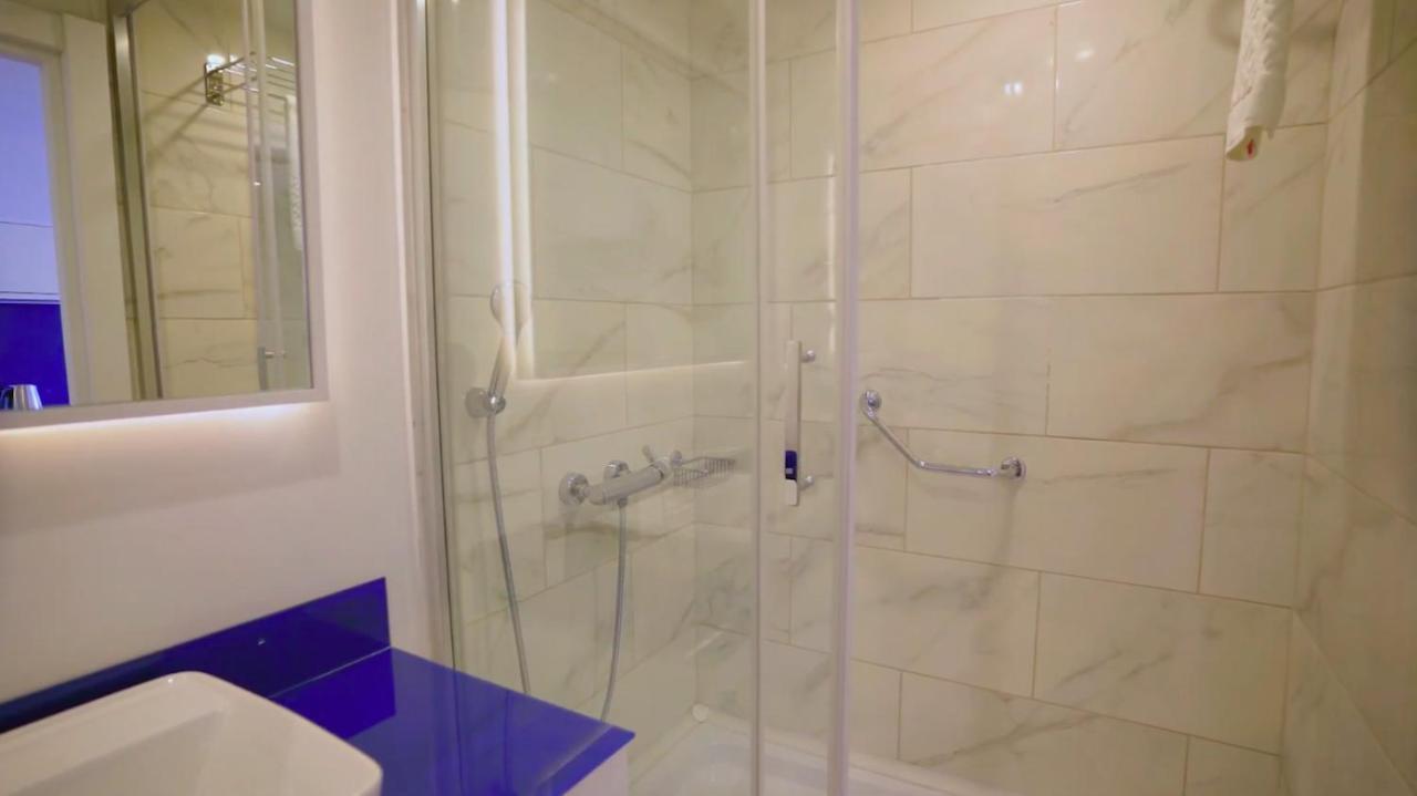 Aparthotel For Batumi Orbi City מראה חיצוני תמונה